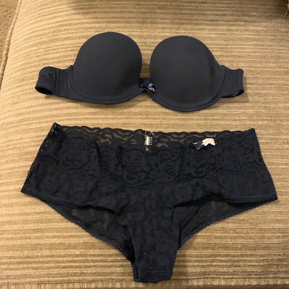 Hollister bra and underwear set - Picture 1 of 1